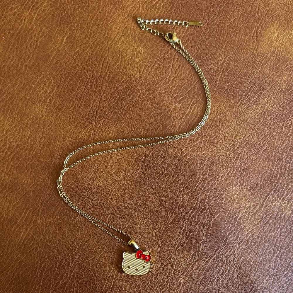 NEW Hello Kitty gold plated pendant Necklace